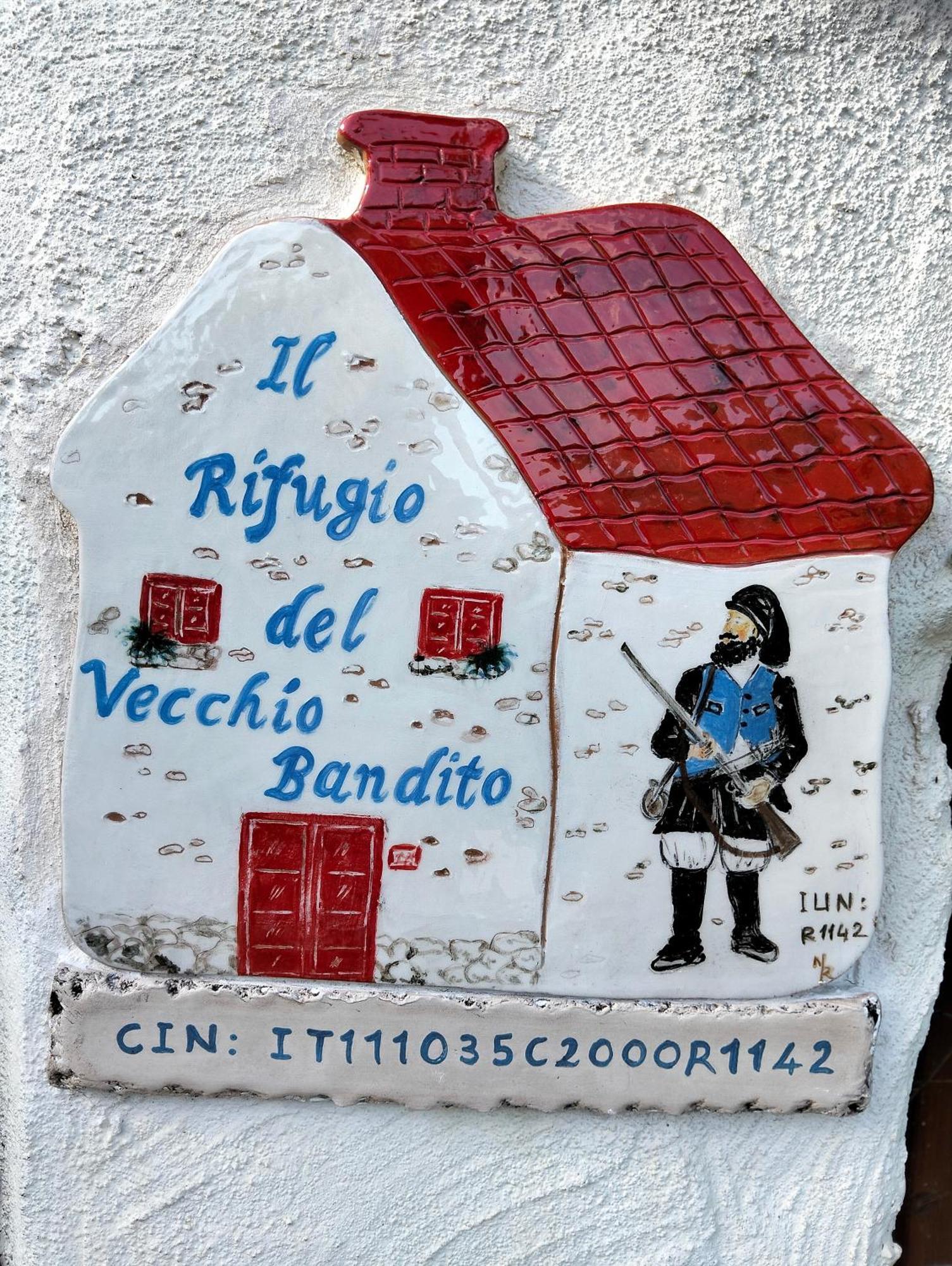 Il Rifugio Del Vecchio Bandito Иглесиас Екстериор снимка